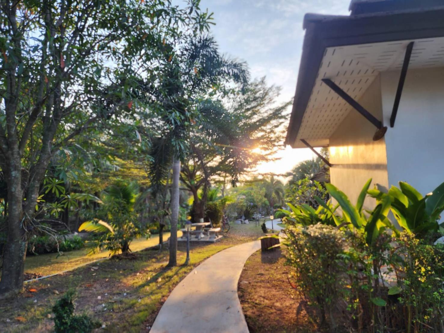 Baan Klong Resort Damnoen Saduak Exterior foto